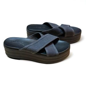 Criss cross leather flatform sandal slides